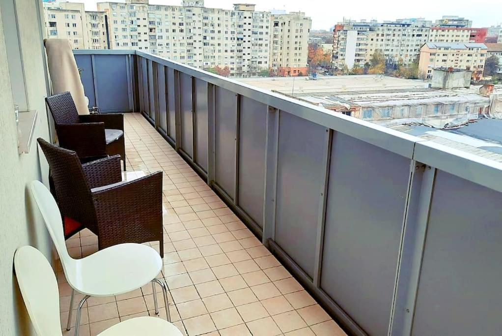 Central 700 Square Fructus Plaza - Eva Apartment Temesvár Kültér fotó