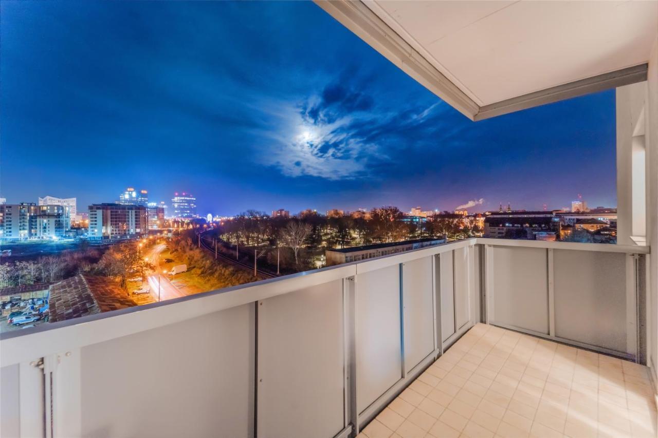 Central 700 Square Fructus Plaza - Eva Apartment Temesvár Kültér fotó