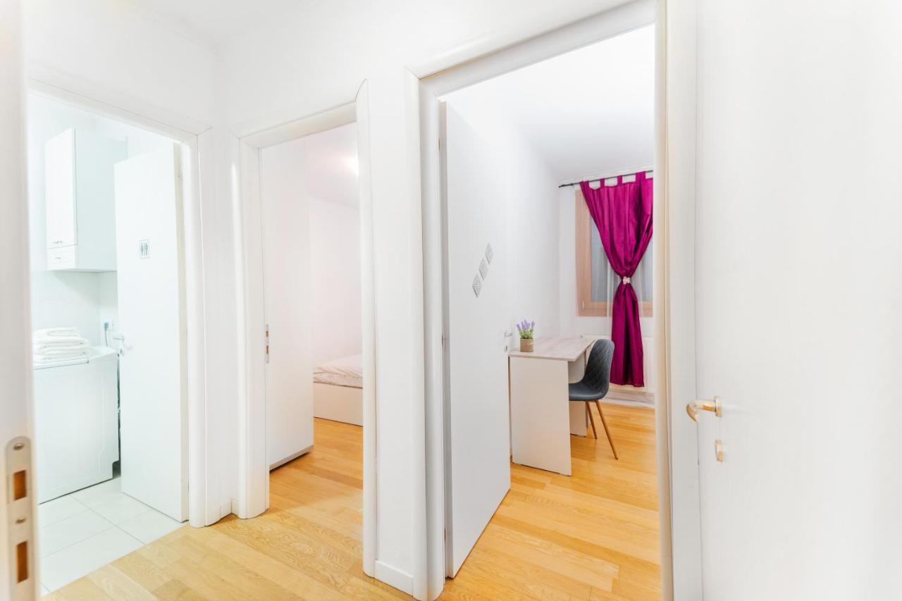 Central 700 Square Fructus Plaza - Eva Apartment Temesvár Kültér fotó