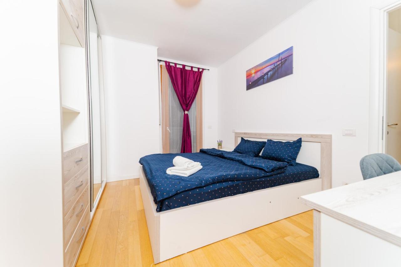 Central 700 Square Fructus Plaza - Eva Apartment Temesvár Kültér fotó
