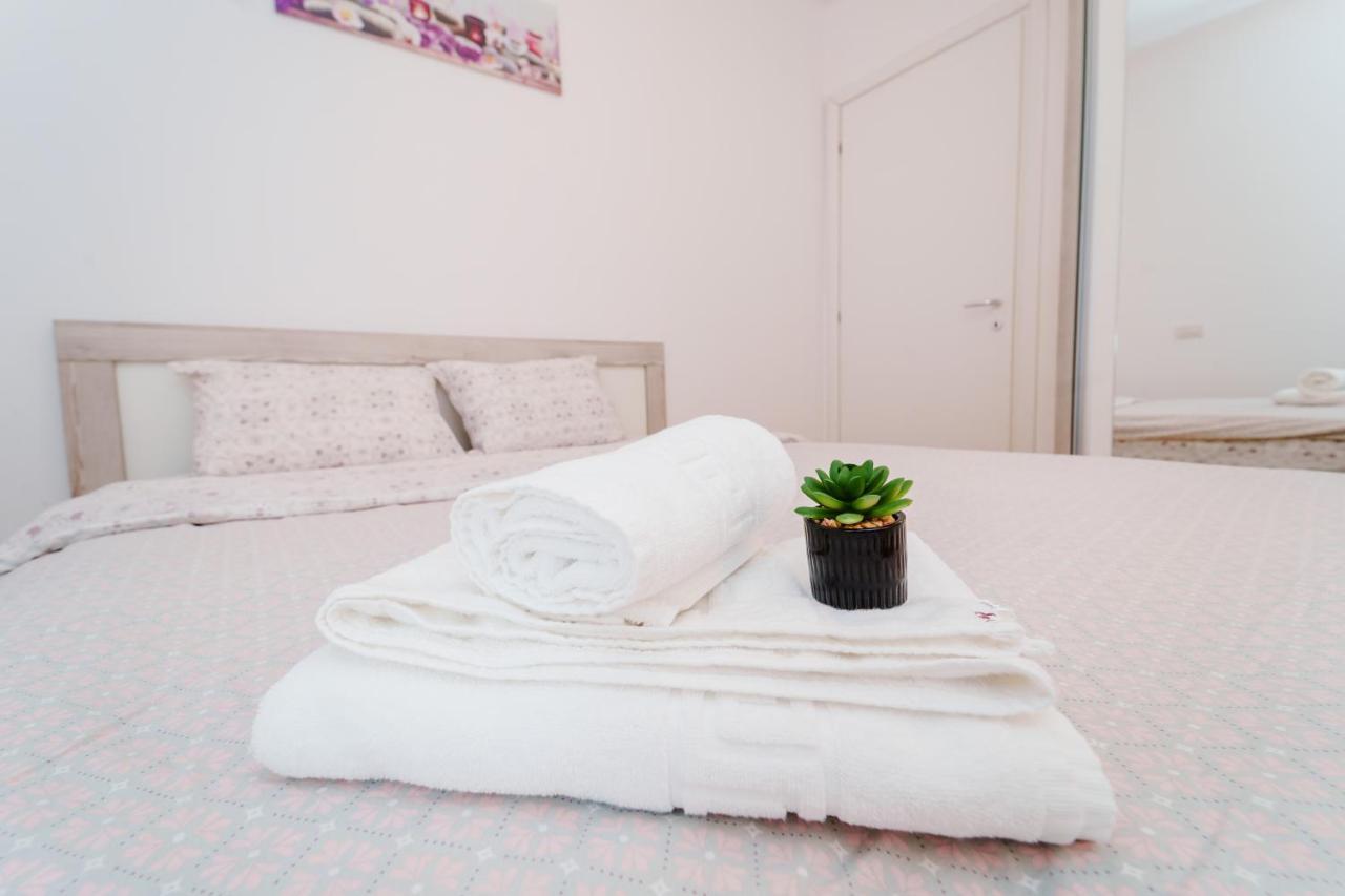 Central 700 Square Fructus Plaza - Eva Apartment Temesvár Kültér fotó