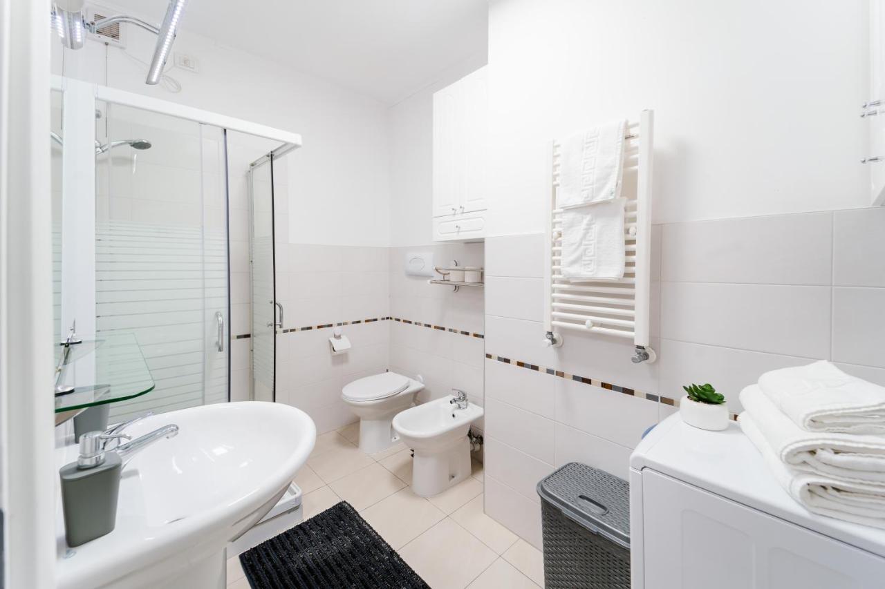 Central 700 Square Fructus Plaza - Eva Apartment Temesvár Kültér fotó