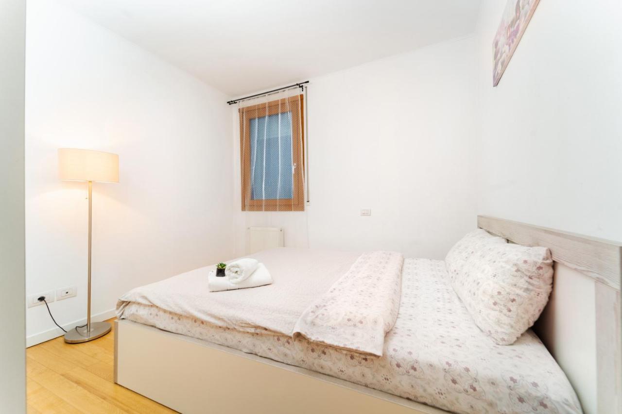 Central 700 Square Fructus Plaza - Eva Apartment Temesvár Kültér fotó
